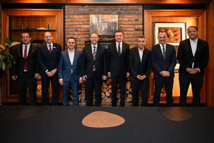 Vlen: Në Ditën e Alfabetit, së bashku me Kurtin, për gjuhën, shqiptarët dhe të ardhmen tonë!