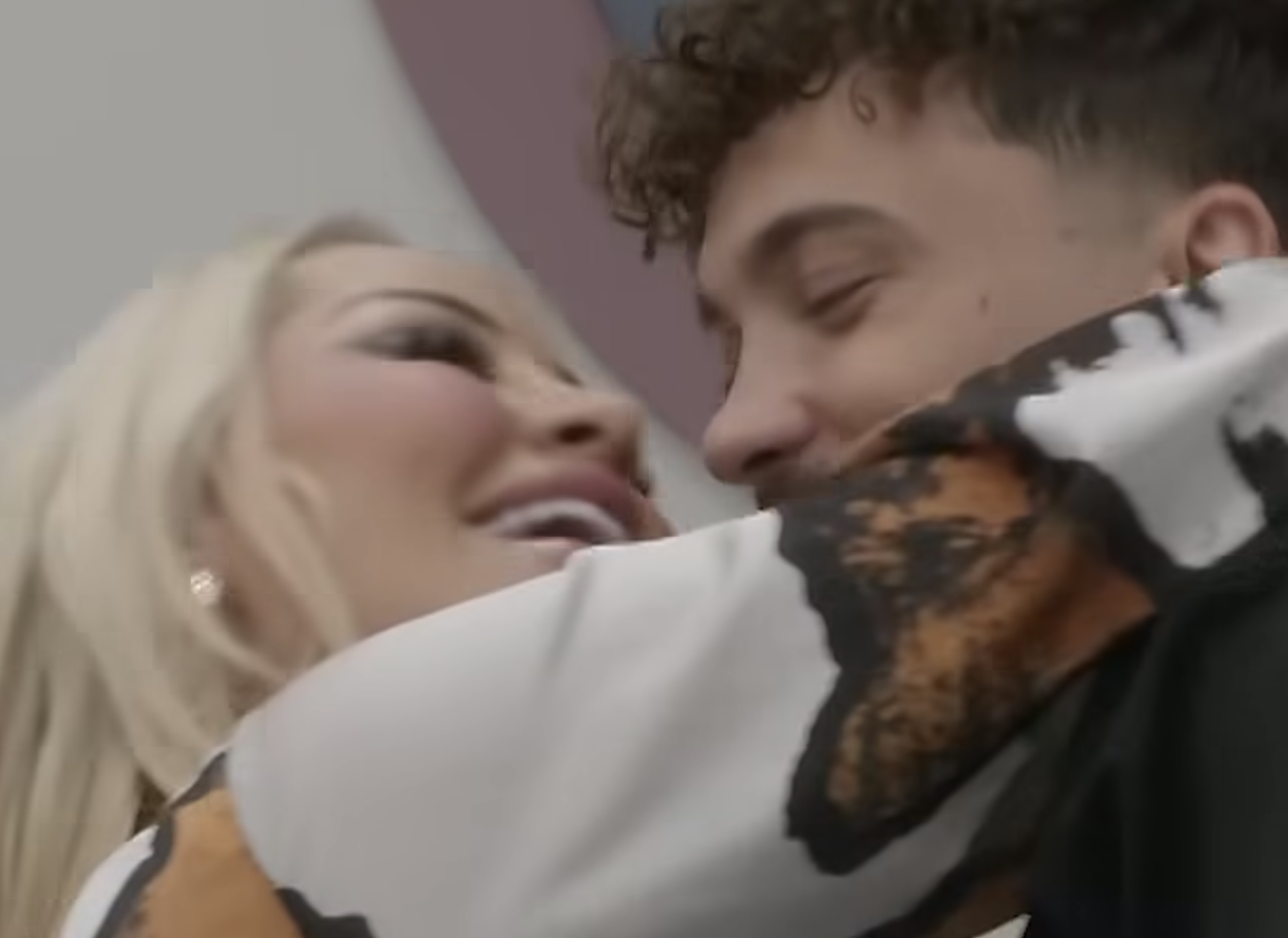 Momente të nxehta në BBVK: Toni tenton ta puthë Benitën, por ajo e refuzon me një “t’mys!”