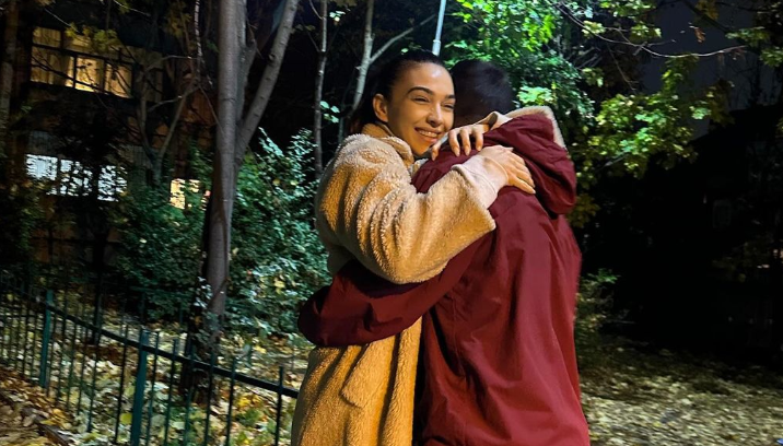 Kështu e mbron bashkëshorti Jonida Vokshin.