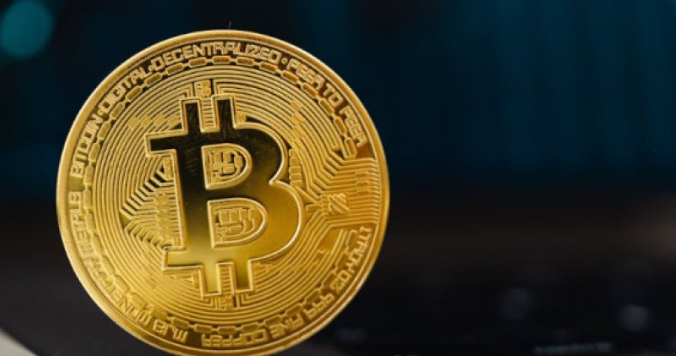 Bitcoin pëson rënie të ndjeshme pasi Kina ashpërson edhe më shumë ndalimin e kriptomonedhave.