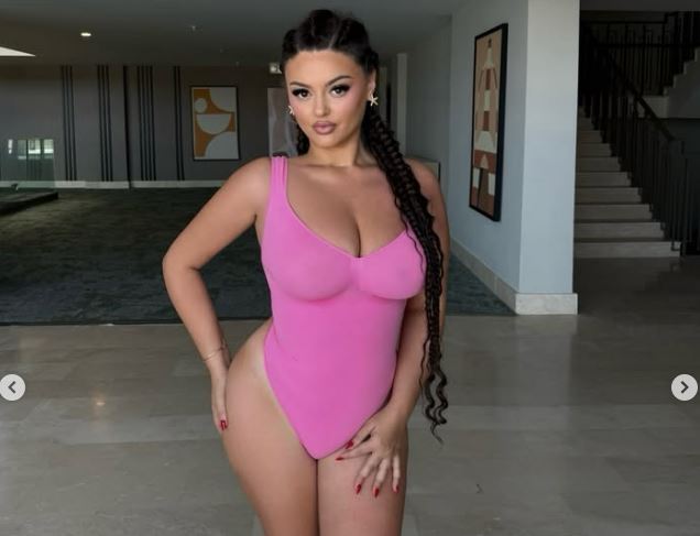 Enca rikujton fëmijërinë, shfaq vetëbesim ekstrem