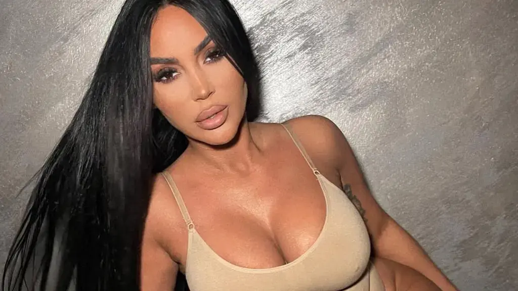 Dy ditë pas hyrjes në “BBVK”, numri i ndjekësve të rinj te Fjolla nuk është shumë i lartë.