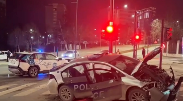 Nรซ mesnatรซ nรซ Prishtinรซ, policia pรซrfshihet nรซ aksident me taksi โ 4 persona dรซrgohen pรซr trajtim mjekรซsor